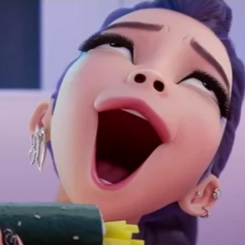 Rumi Sniffing Kimbap