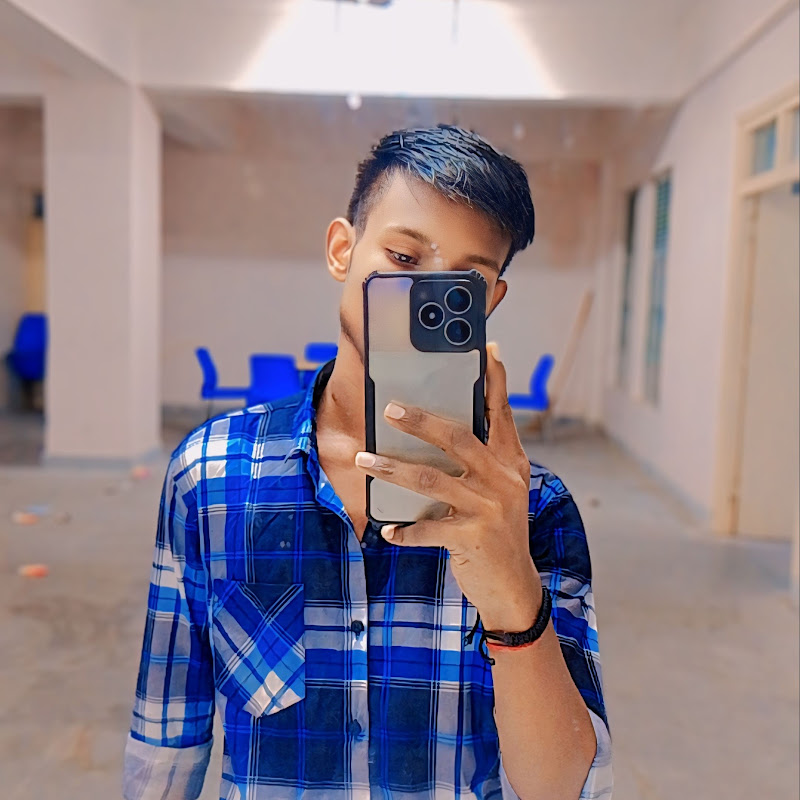 Hire Sumit Prasar — Movie Reviews & Analysis YouTube creator for sponsorships