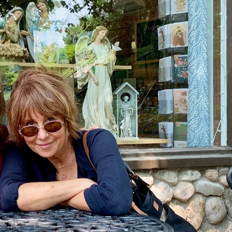 Lilian - Spiritual Advisor-Hypnotherapist