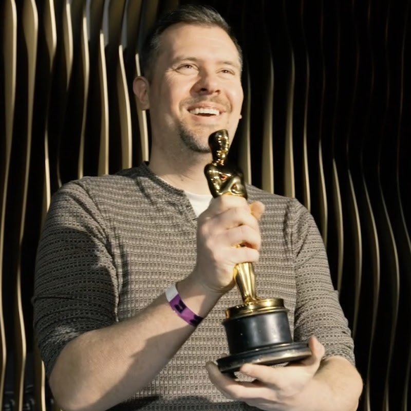 The Awards Contender Logo