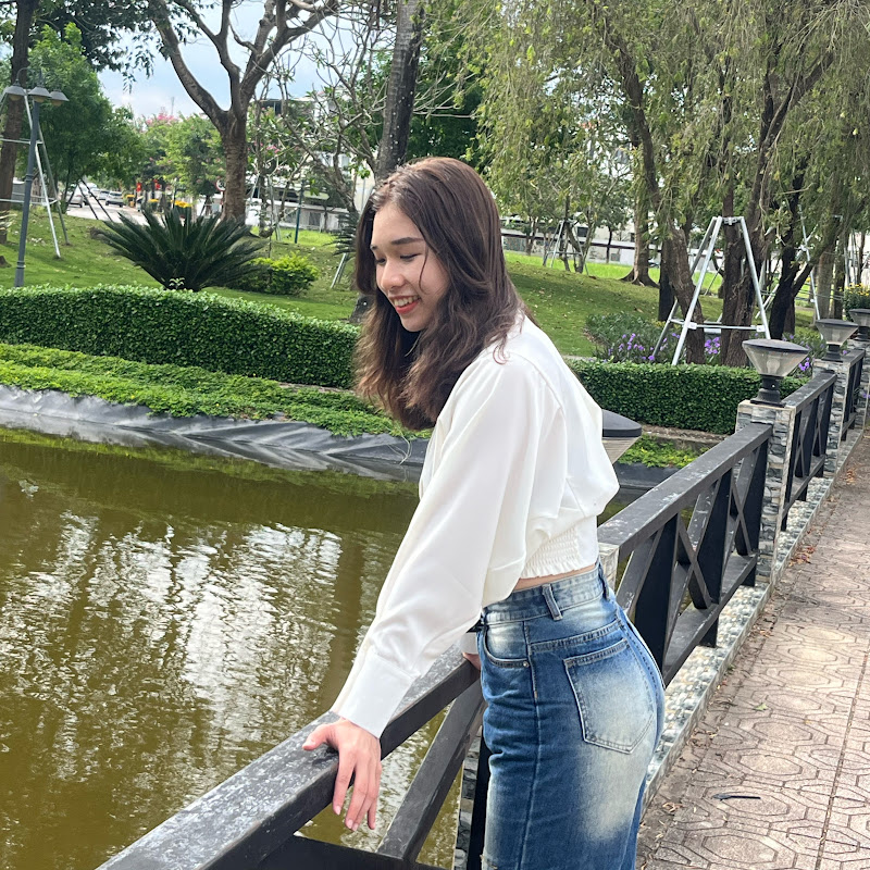 Cô Trang dạy nhảy