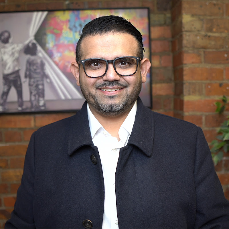Australian Property Mastery With Moxin Reza