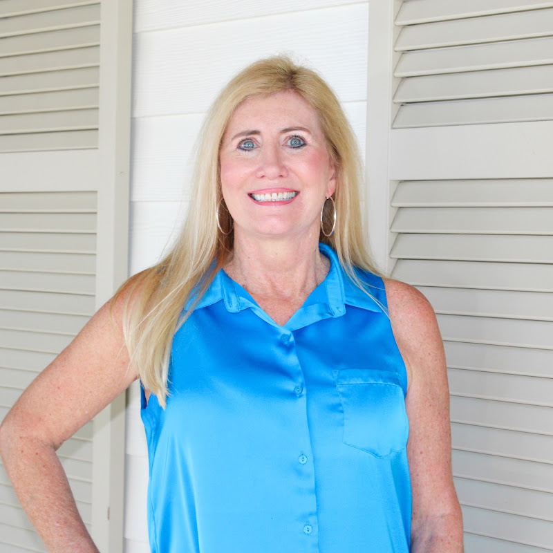 Tracey Pate Selling the Beach