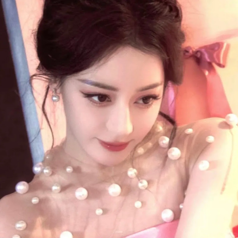 Cold CEO warns contract wife not to love him, but feels jealous seeing her dance among handsome men