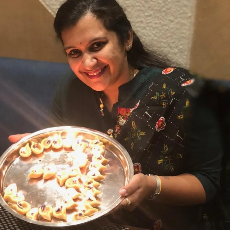 Tarot Reader Samiksha