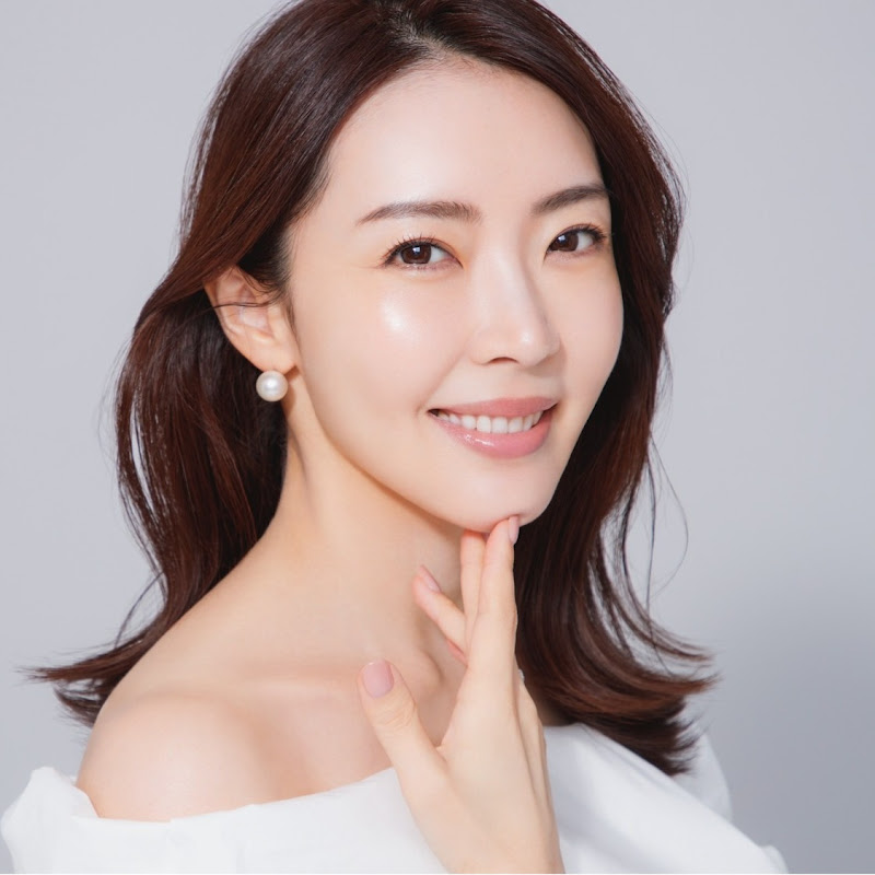 【美容家 | 皮膚の変態】大野真理子のご一緒よろしいですか