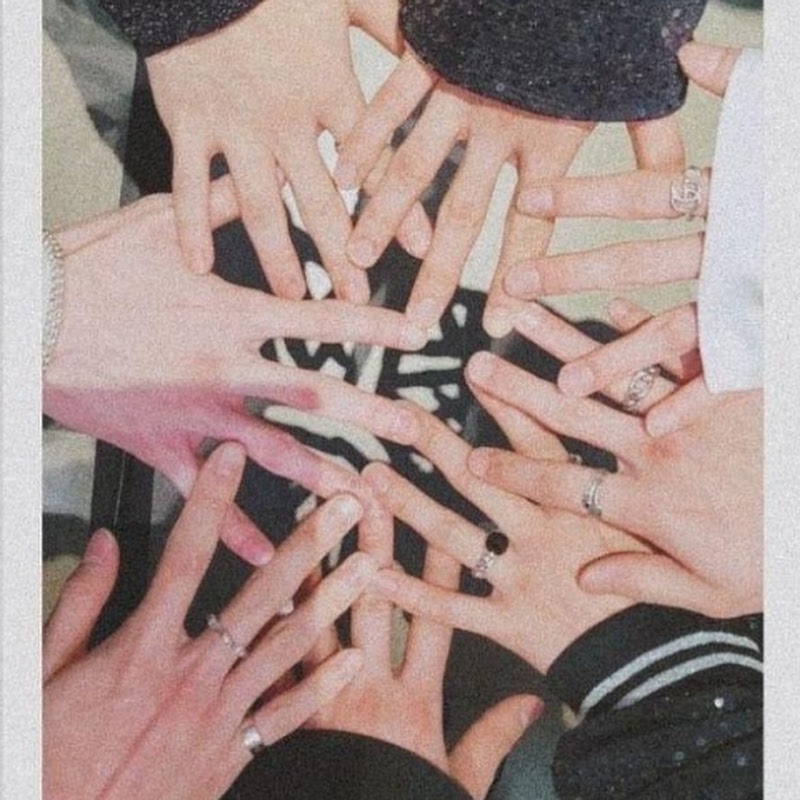 ♡ 𝐇𝐲𝐮𝐧𝐛𝐞𝐫𝐫𝐲 ♡