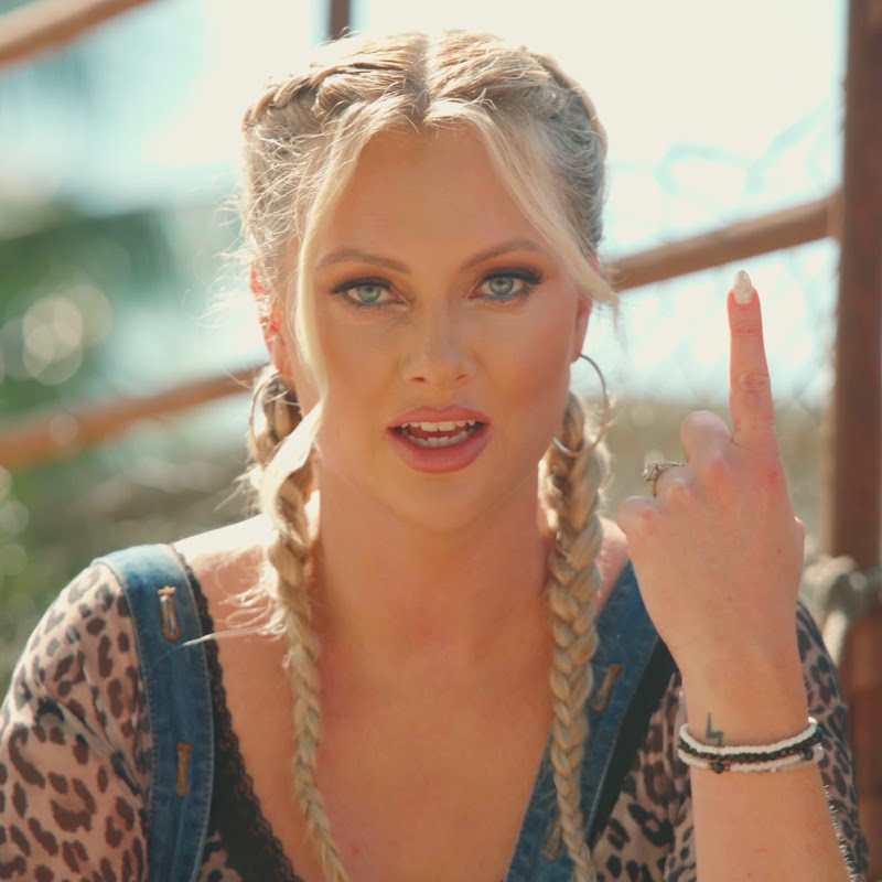 Nicole Arbour