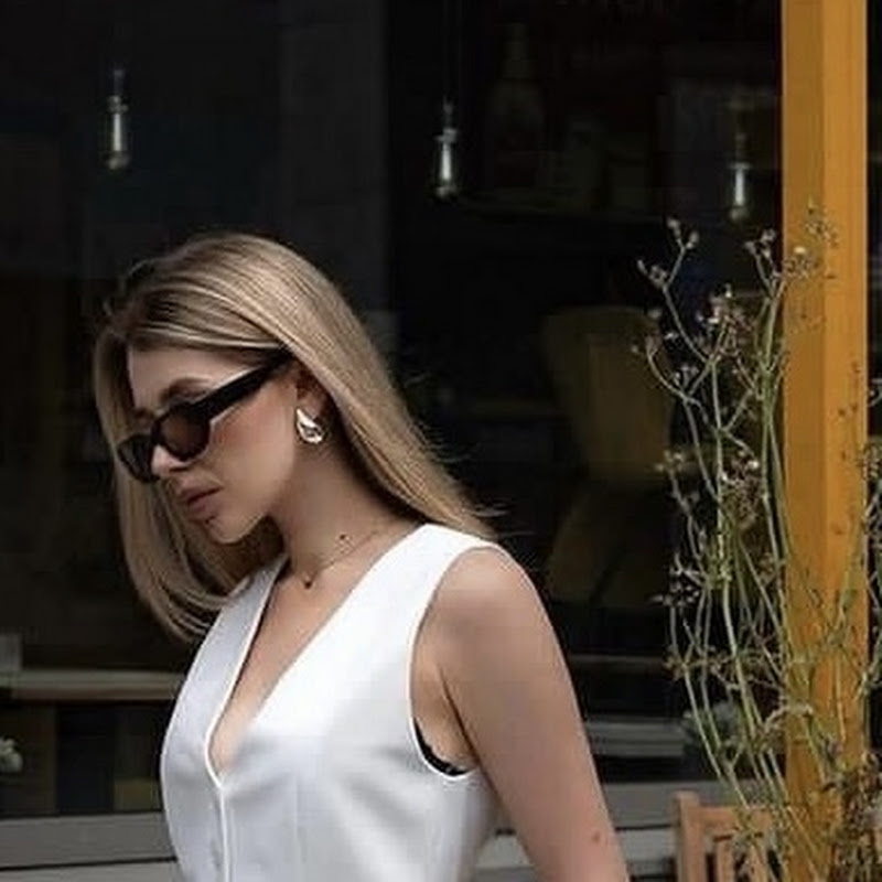 被设计师耽误的fashion blogger Logo