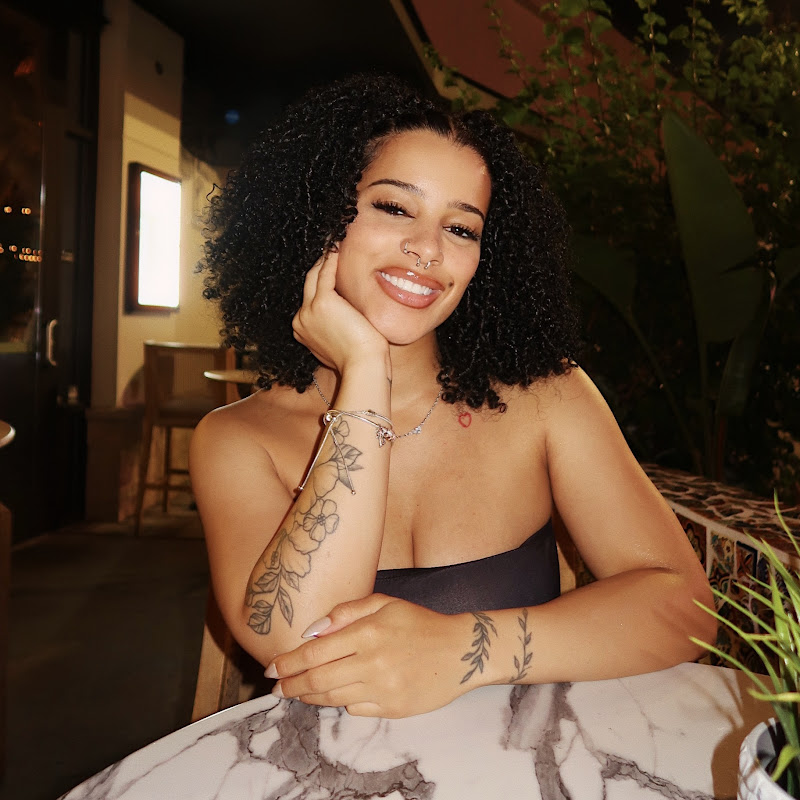 Azlia Williams icon