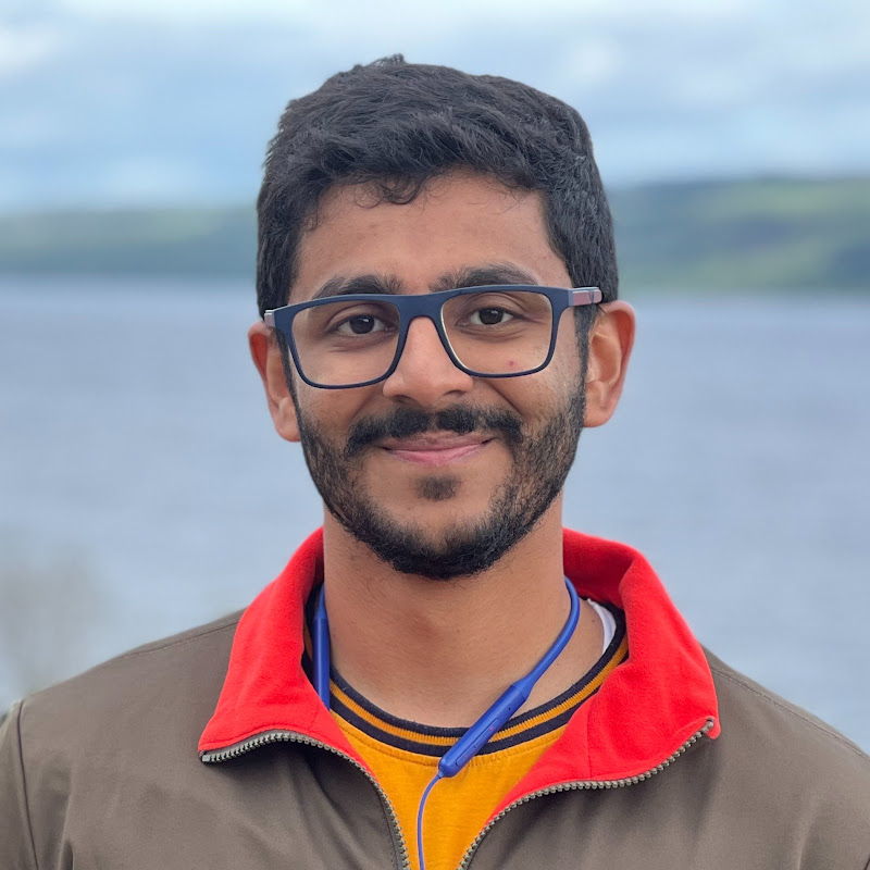 Dr. Abhinav Kumar in UK Logo