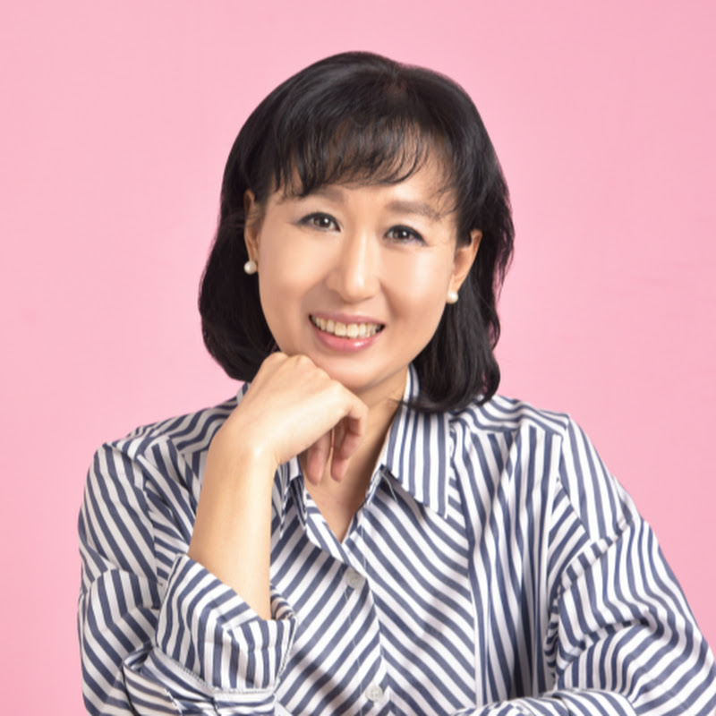 홀리스틱 웰니스 루틴 테라피 Logo