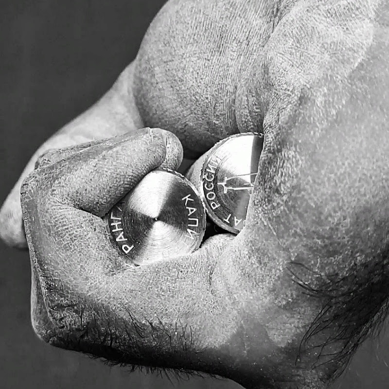 Вадим Мурашкин Logo