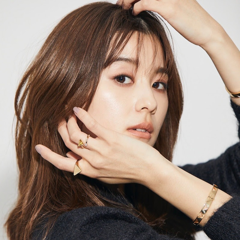 朝比奈 彩 / AYA ASAHINA