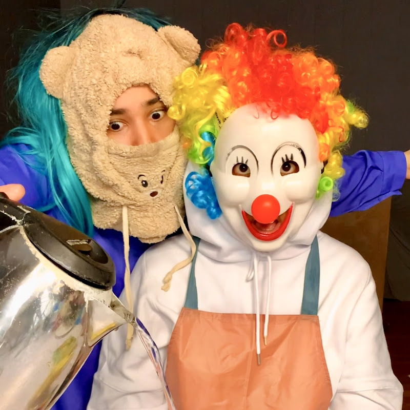 Clown and Bear Playz