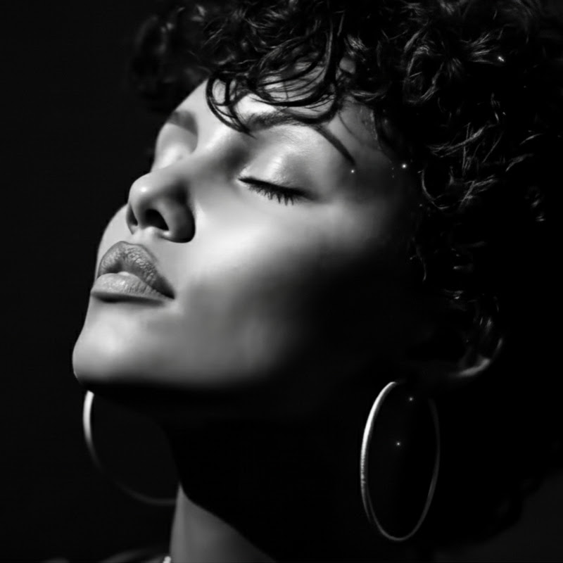 Smooth Moonlight R&B Logo