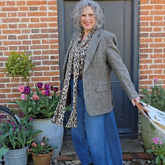 Elegantly Knackered Style net worth