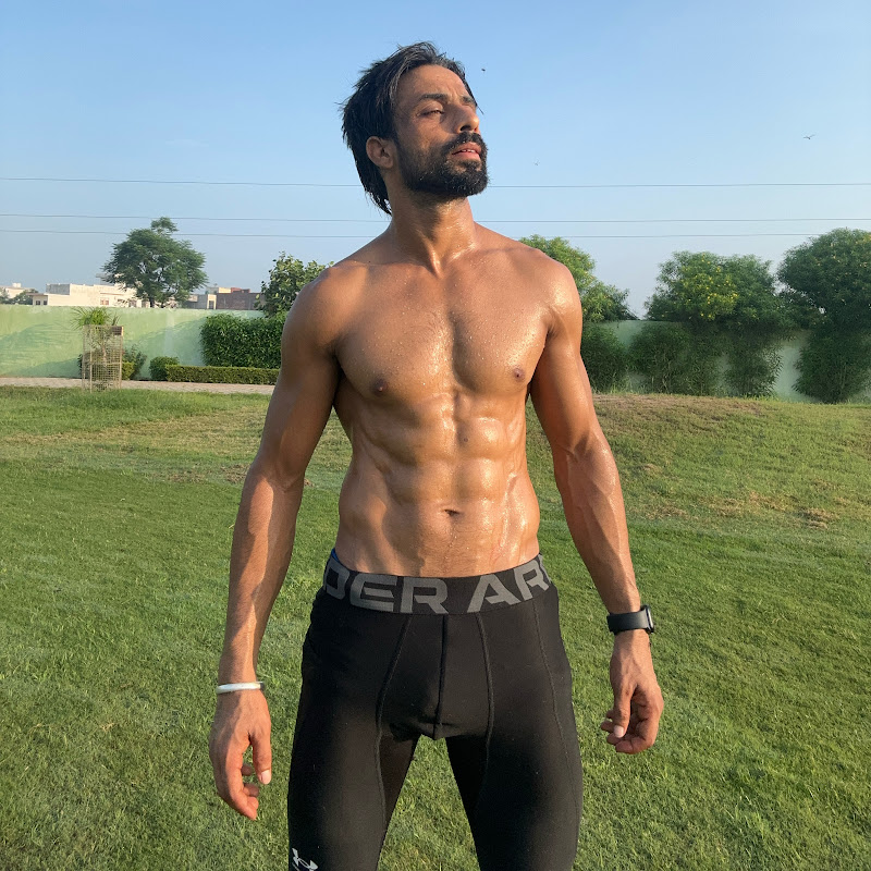 Fit hai to hit hai 
