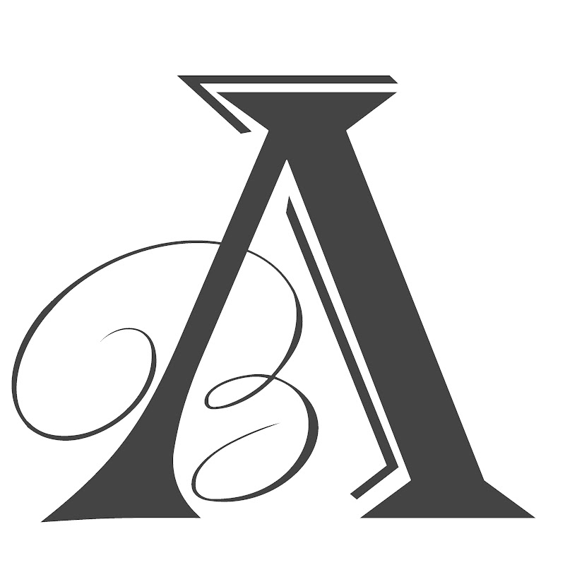 Юрист Лев Воропаев Logo