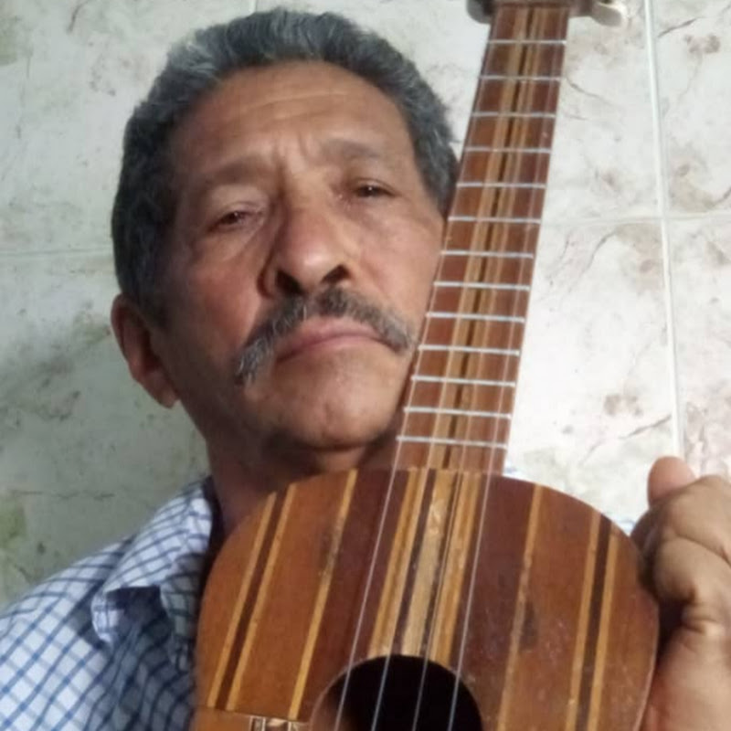 Cuatro con canciones