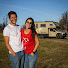 8-rDt-1Vr_s-channel-avatar-Caro y Santi - Hakuna Matata x el Mundo