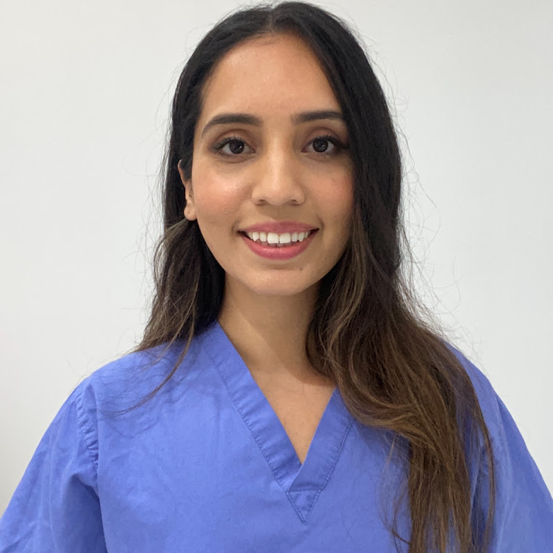 Dr Komal Chopra