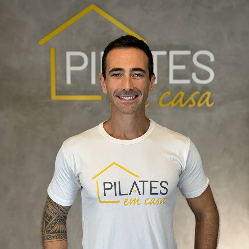 Renan Pozzi | Pilates em Casa
