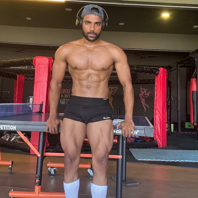 Vicky bhardwaj 