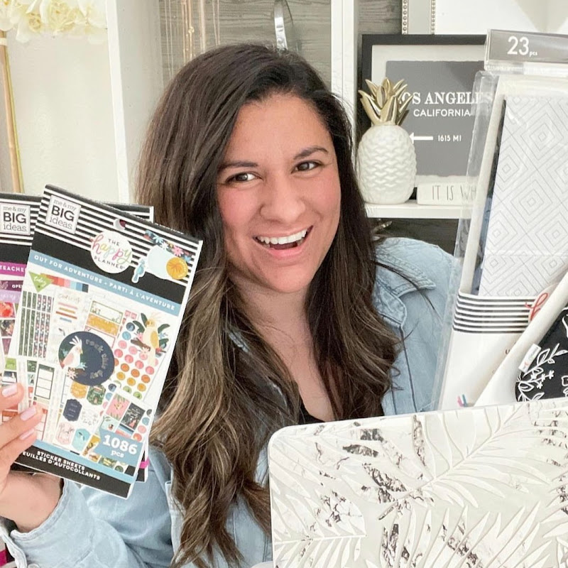 Happy2planwithDesiree Logo