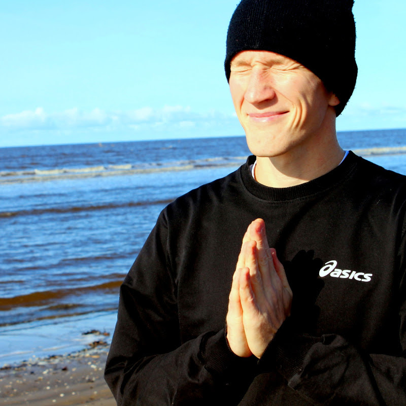 Йога тренировки с Василием Уткиным