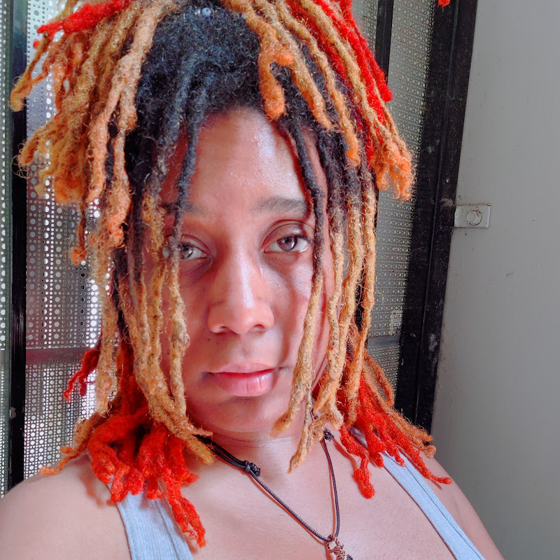 ELady Chrys TrUcKeR_LiFe