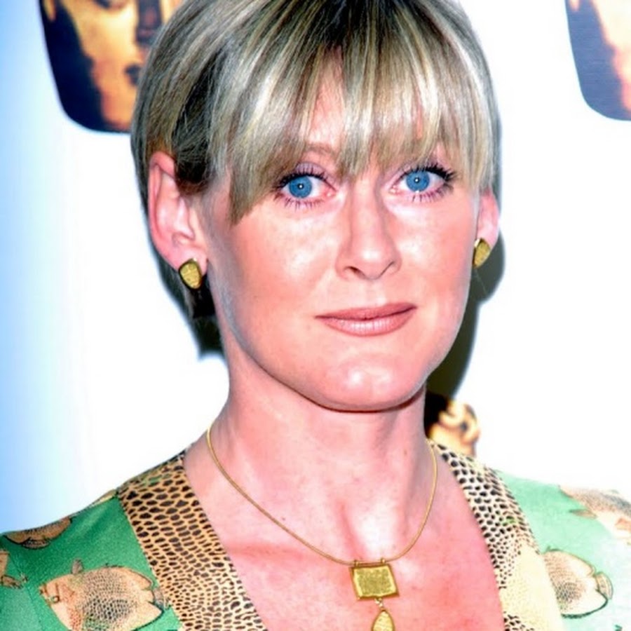 Sarah Lancashire - Topic - YouTube