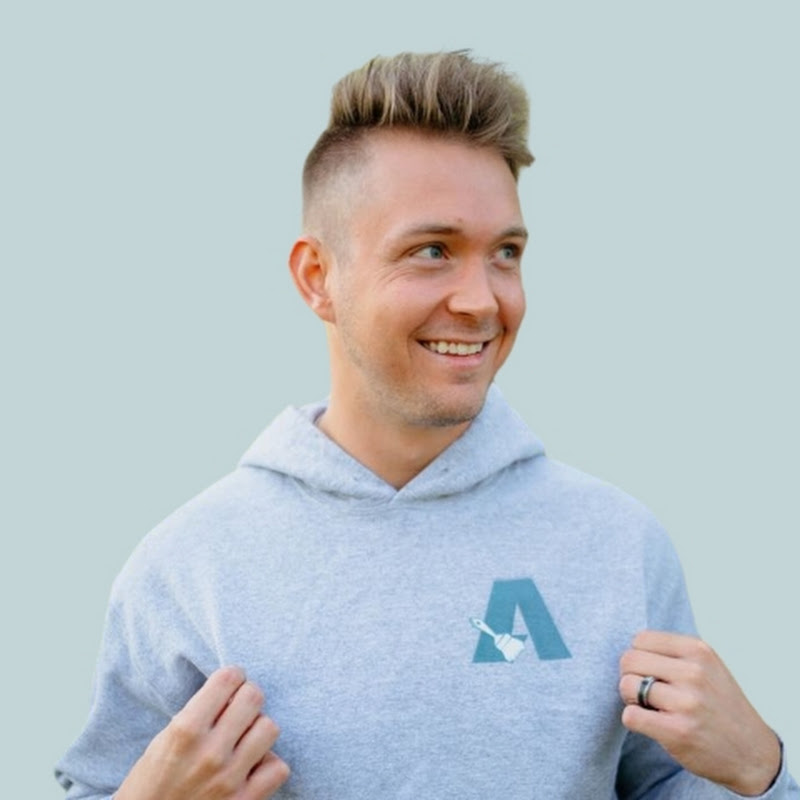 Black ceilings are the new thing! #alecpaints #diy