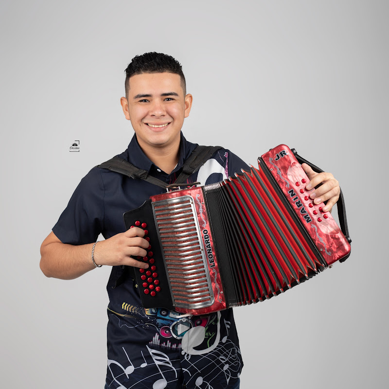 Leonardo Marín Y El Sonar De Lo Nuestro