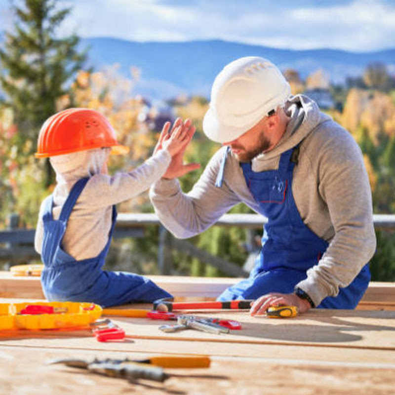 Dad Builds A House