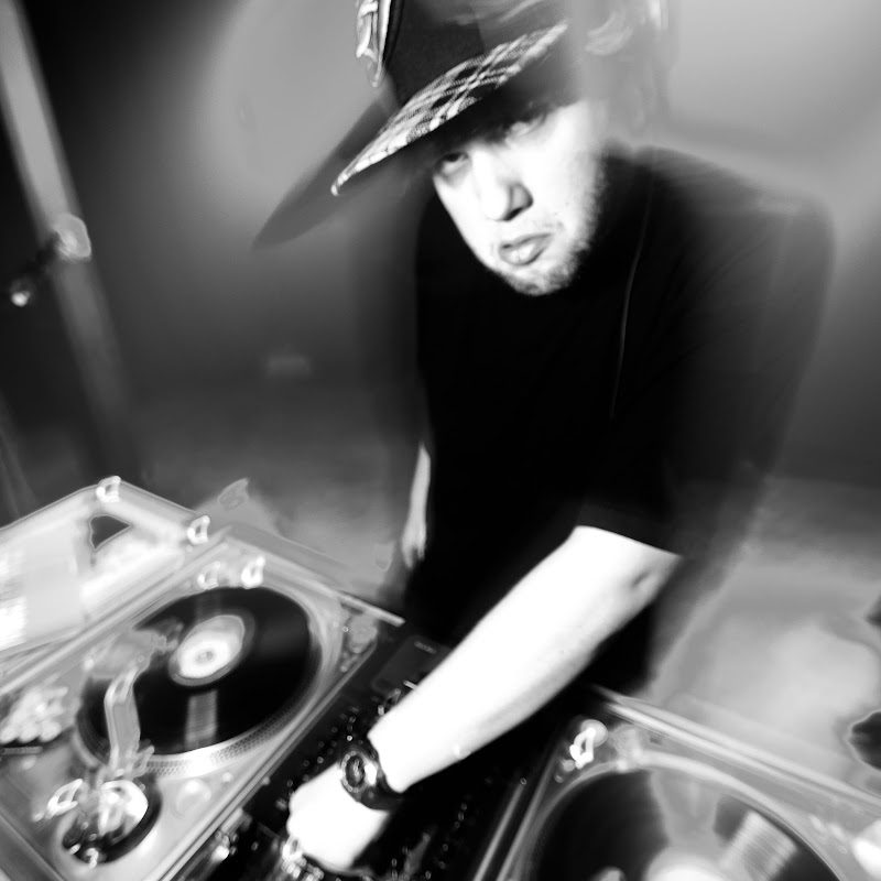 DJ SLAM!