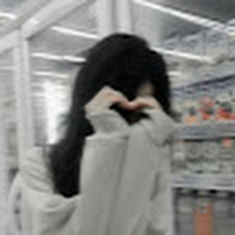 Hire pink moon — New Age Philosophy YouTube creator for sponsorships