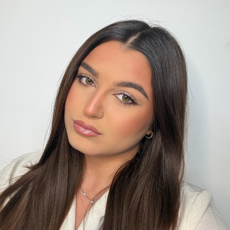 Hire Mika’s diary — Beauty & Fashion YouTube creator for sponsorships
