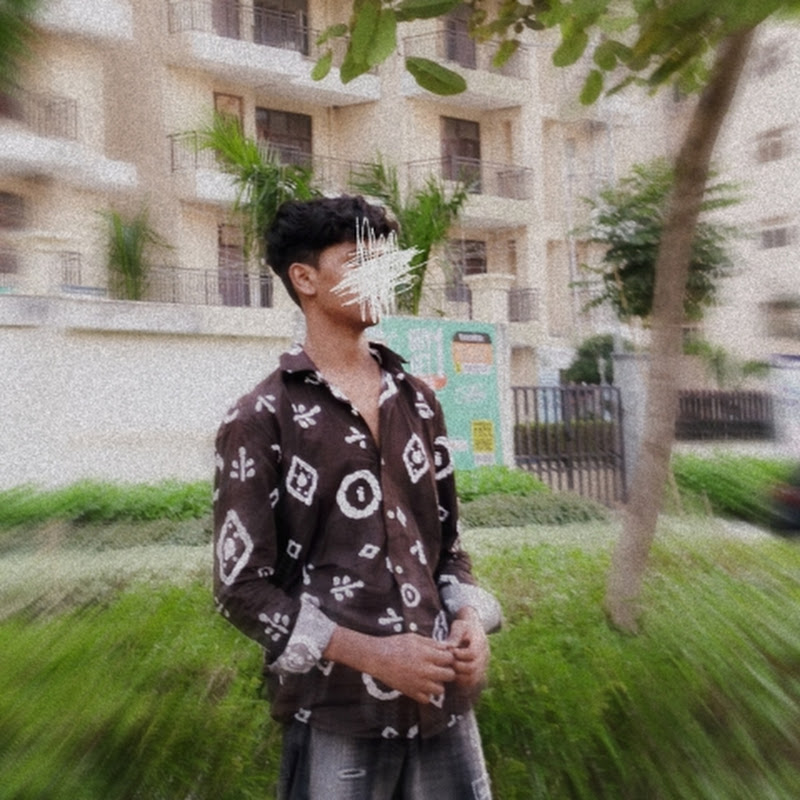 Hire S H A R I K — Gadgets & Smart Home Devices YouTube creator for sponsorships