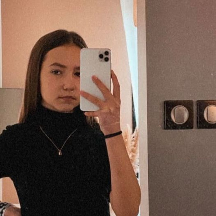 Les Folies De Loan Net Worth & Earnings (2026)