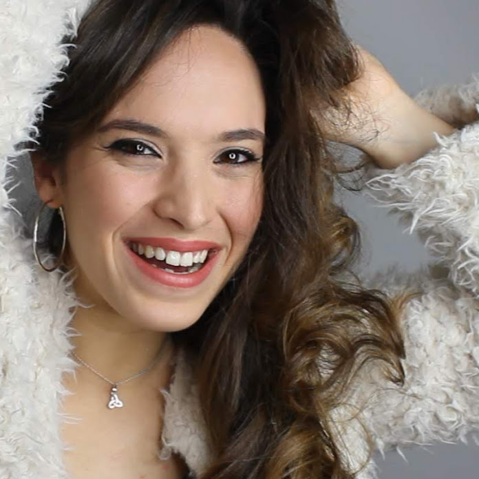 Ellis Grey Net Worth & Earnings (2026)