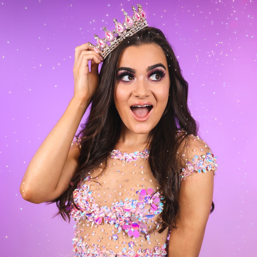 CloeCouture - YouTube