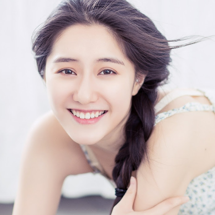 San San Net Worth & Earnings (2026)