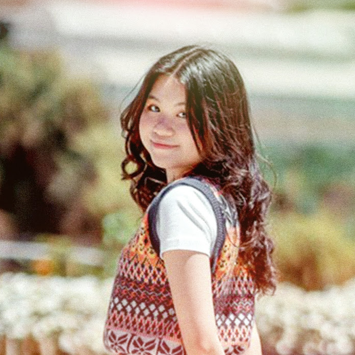 Trang Thư Official Net Worth & Earnings (2025)