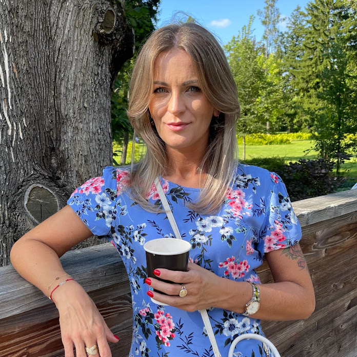 RENATA&BENA Net Worth & Earnings (2026)