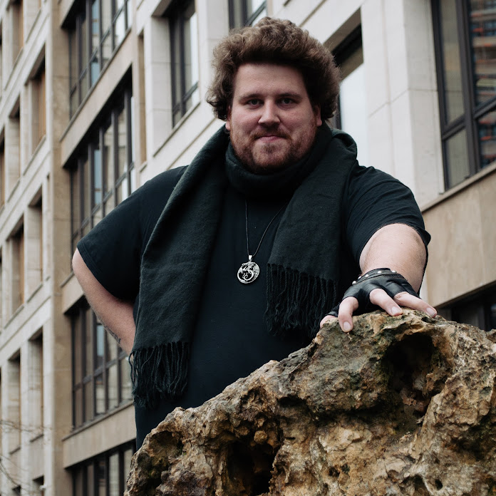 Drache Offiziell Net Worth & Earnings (2026)