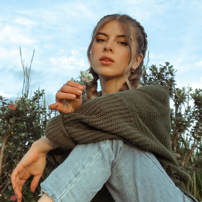 Camila Dust Net Worth & Earnings (2026)