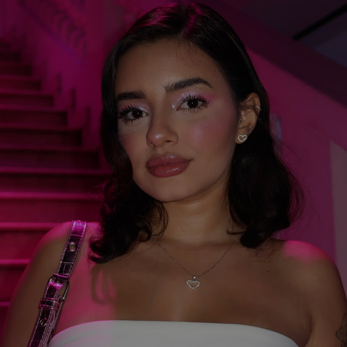 Bela Almada Net Worth & Earnings (2025)