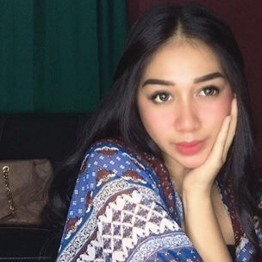 Hasil gambar untuk anastasya chaniago