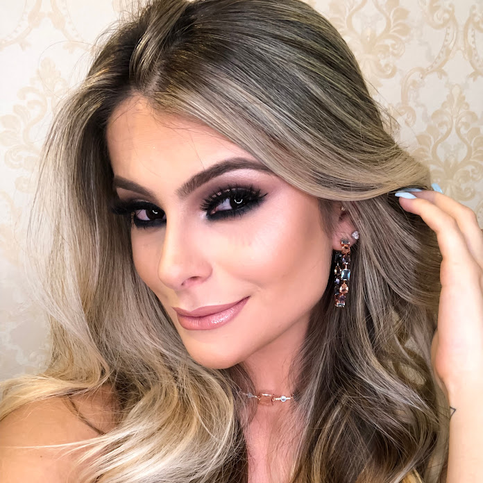 Dayane Pedrosa Net Worth & Earnings (2025)